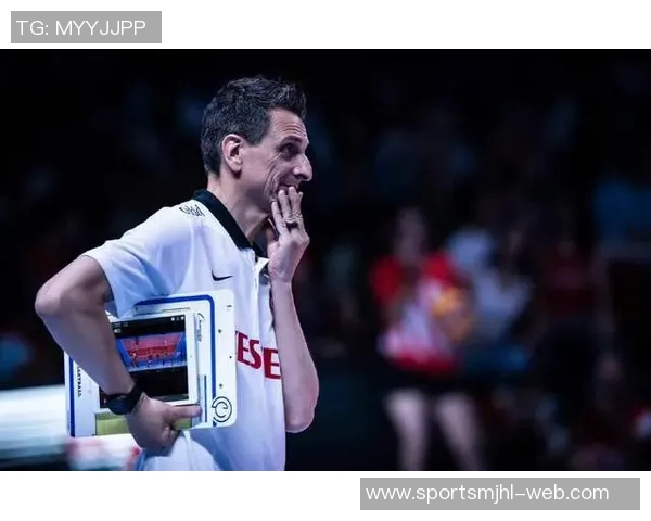 张佳玮盛赞爱德华兹:33分表现展现纯粹爆发力与全面实力 张佳玮盛赞爱德华兹:33分表现展现纯粹爆发力与全面实力