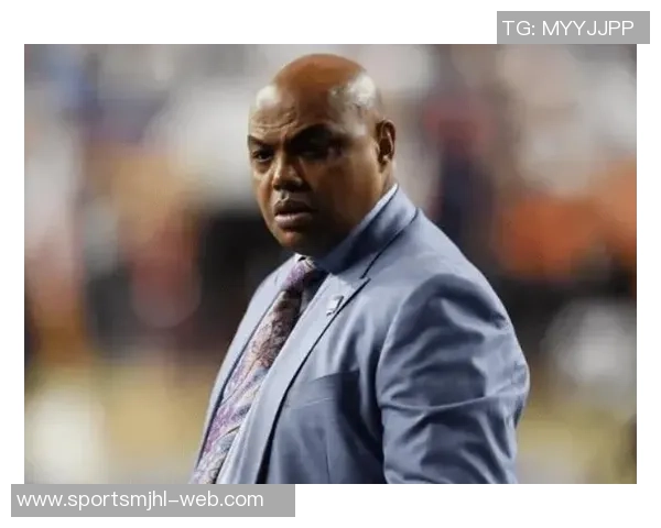 肯尼感恩父亲与哥哥助力夺冠巴克利建议赠送大梦冠军戒指 肯尼感恩父亲与哥哥助力夺冠巴克利建议赠送大梦冠军戒指